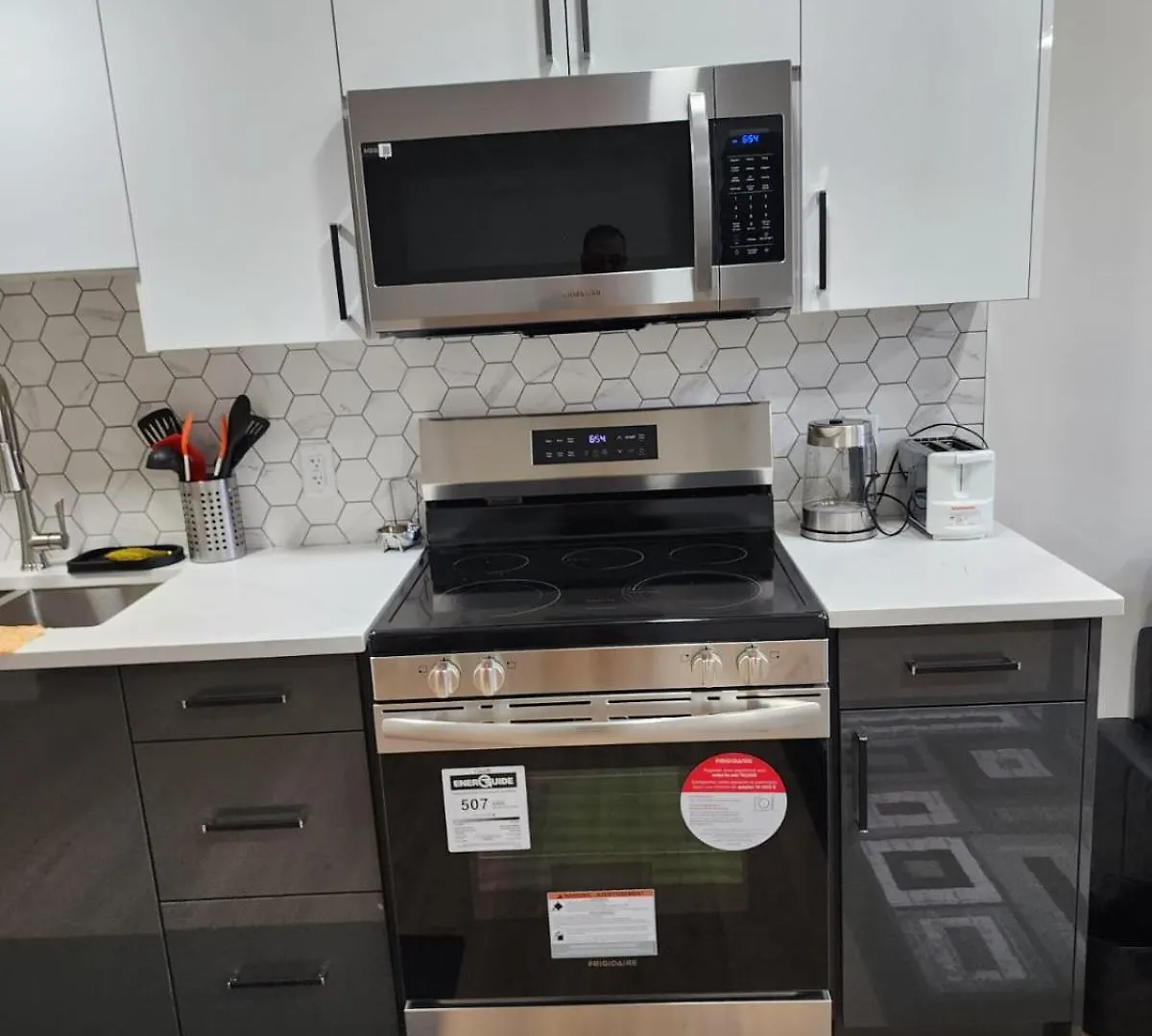 Super Luxury Suite Edmonton 0*,  Canada